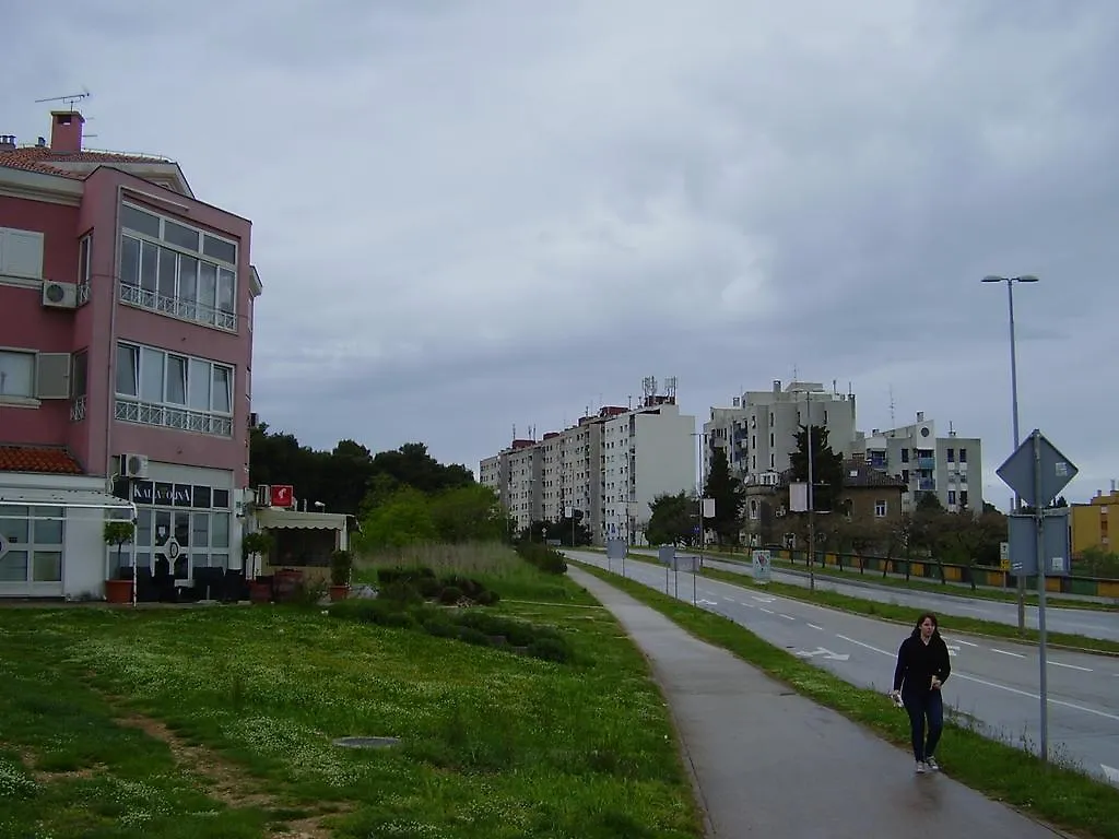 Apartment Rea Pula 0*,